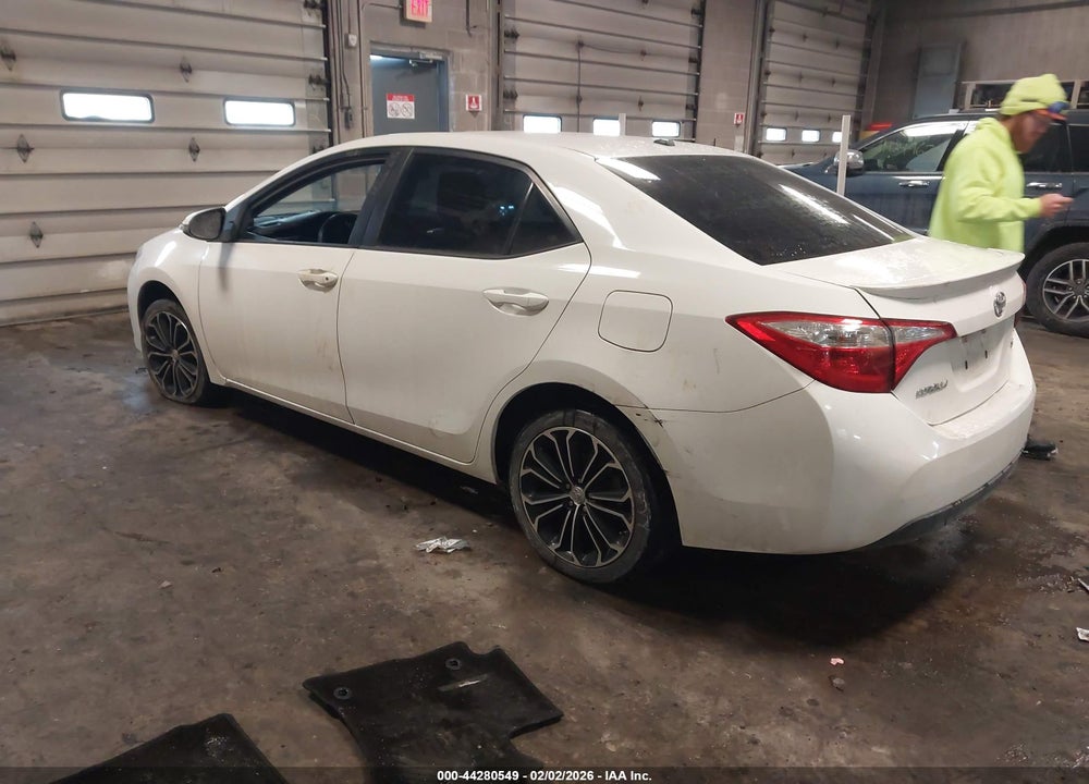 2015 TOYOTA COROLLA S PREMIUM VIN: 5YFBURHE8FP250876