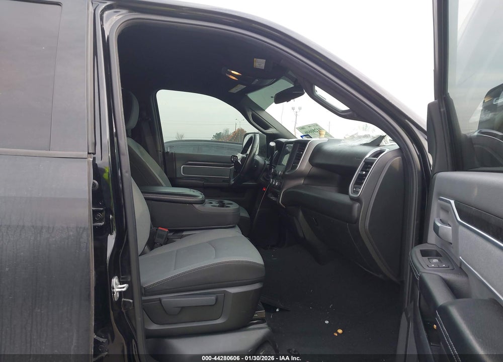 2022 RAM 2500 BIG HORN  4X4 6'4 BOX VIN: 3C6UR5DL6NG423183