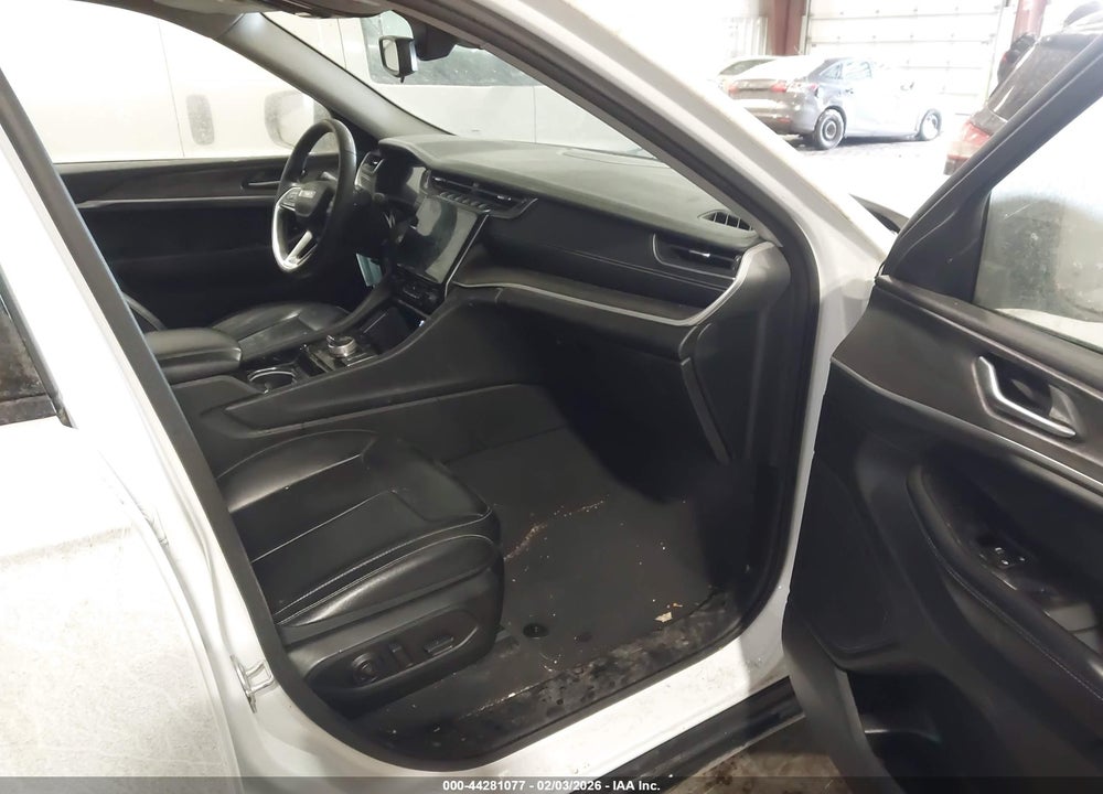 2023 JEEP GRAND CHEROKEE L LIMITED 4X4 VIN: 1C4RJKBG0P8832377