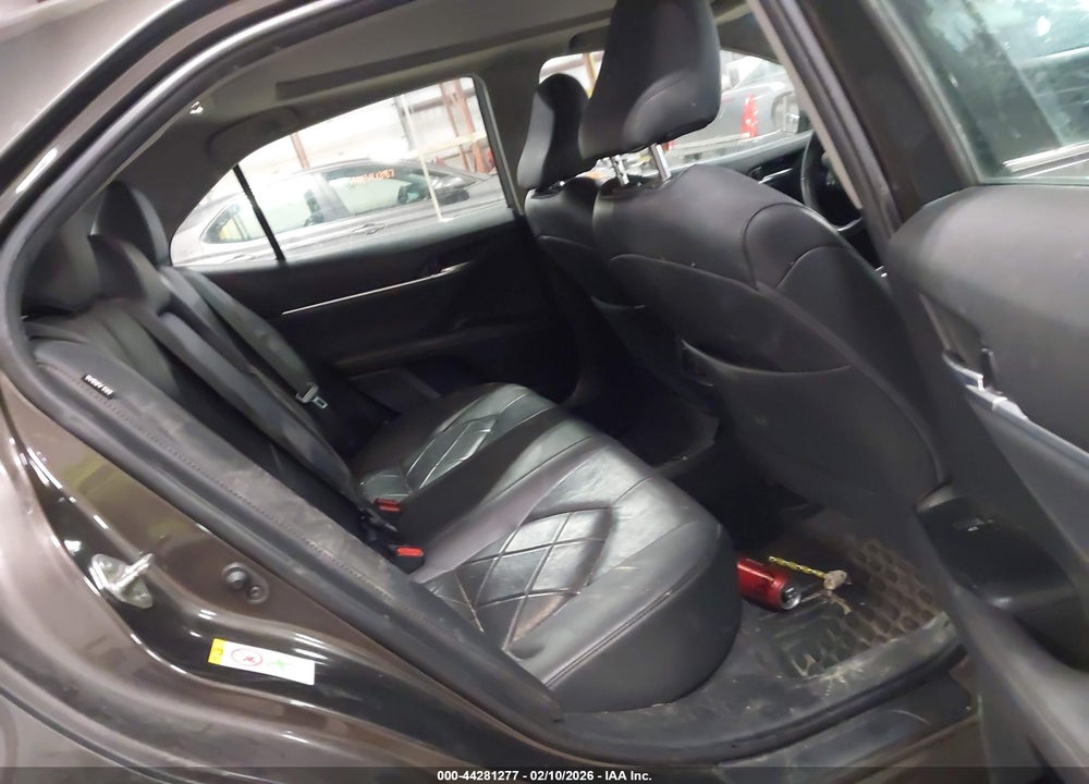 2018 TOYOTA CAMRY XLE VIN: 4T1B11HK7JU040499