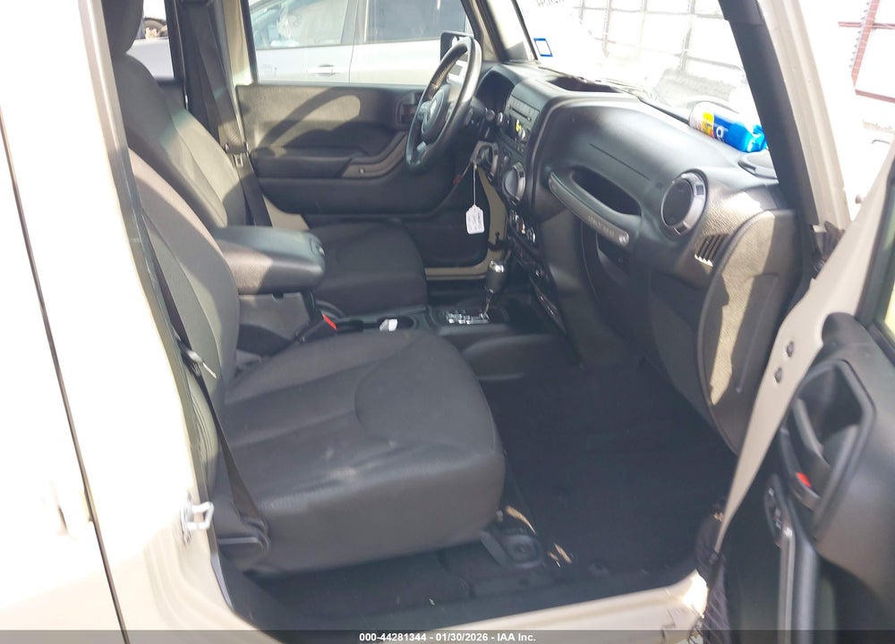 2018 JEEP WRANGLER JK UNLIMITED SPORT S 4X4 VIN: 1C4BJWDG7JL805574