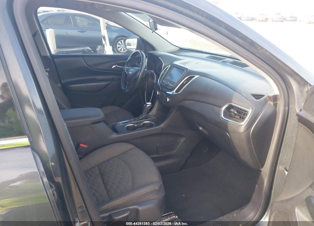 2018 CHEVROLET EQUINOX LT VIN: 2GNAXJEV6J6108102