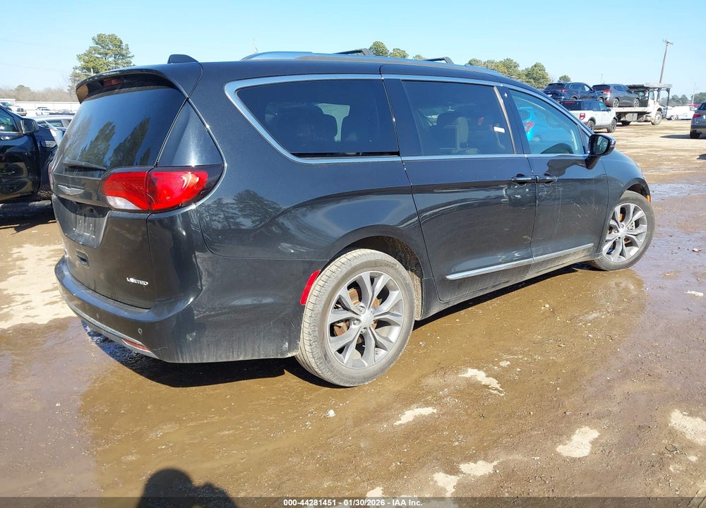 2017 CHRYSLER PACIFICA LIMITED VIN: 2C4RC1GG8HR653118