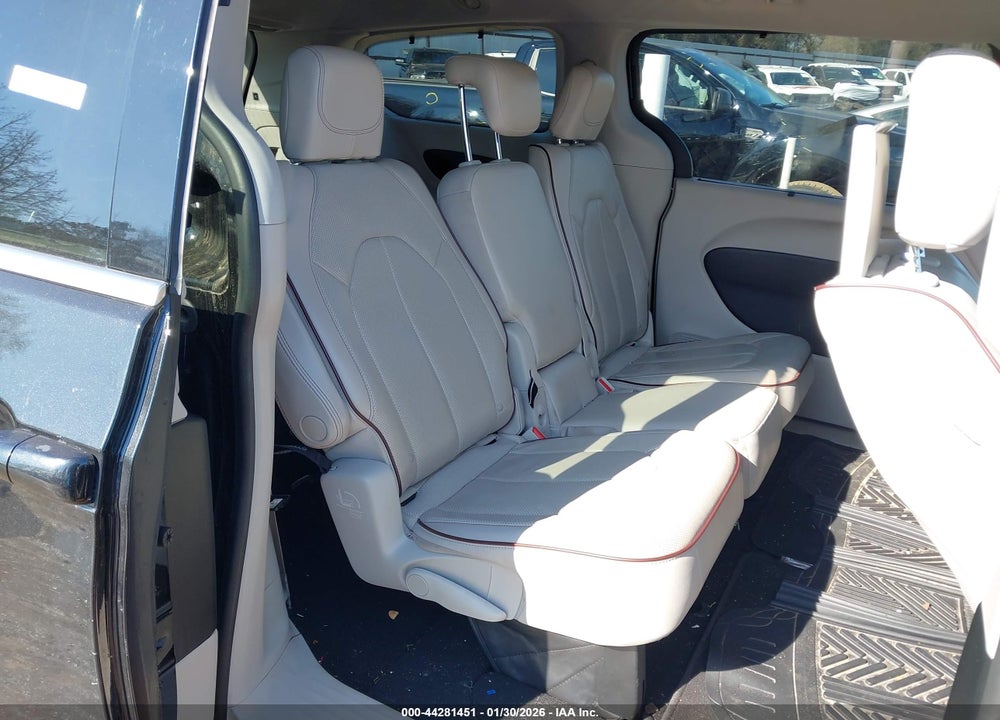 2017 CHRYSLER PACIFICA LIMITED VIN: 2C4RC1GG8HR653118