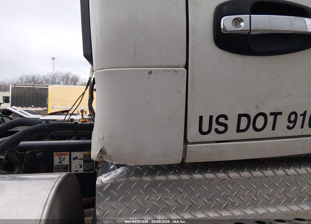 2016 KENWORTH CONSTRUCTION T880 VIN: 1XKZD49X7GJ118302