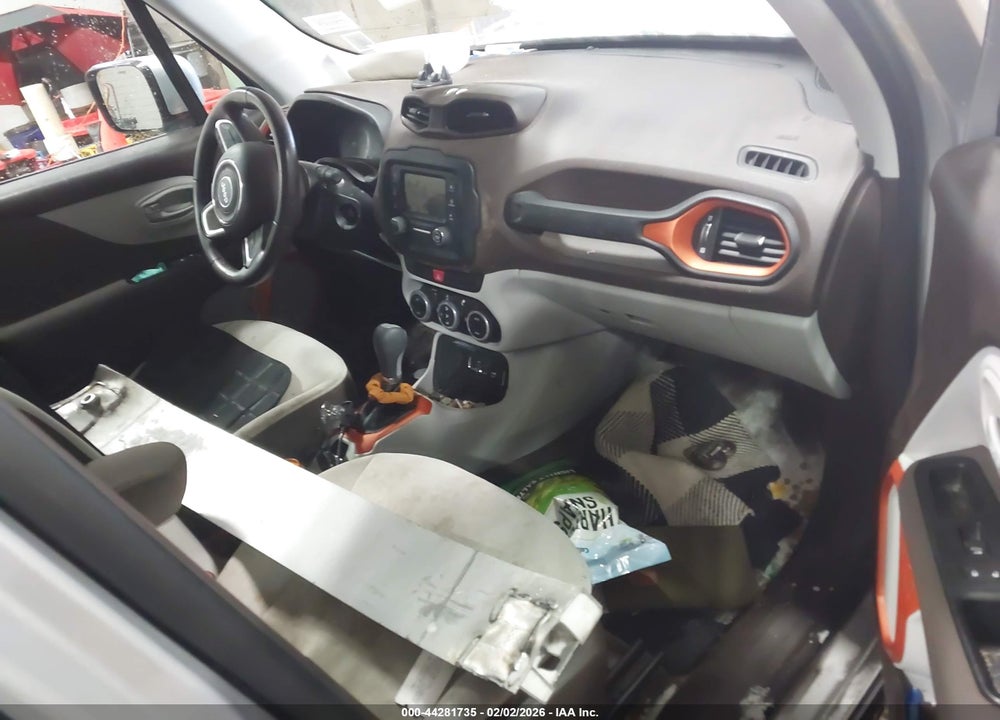 2015 JEEP RENEGADE LATITUDE VIN: ZACCJABT0FPB75826