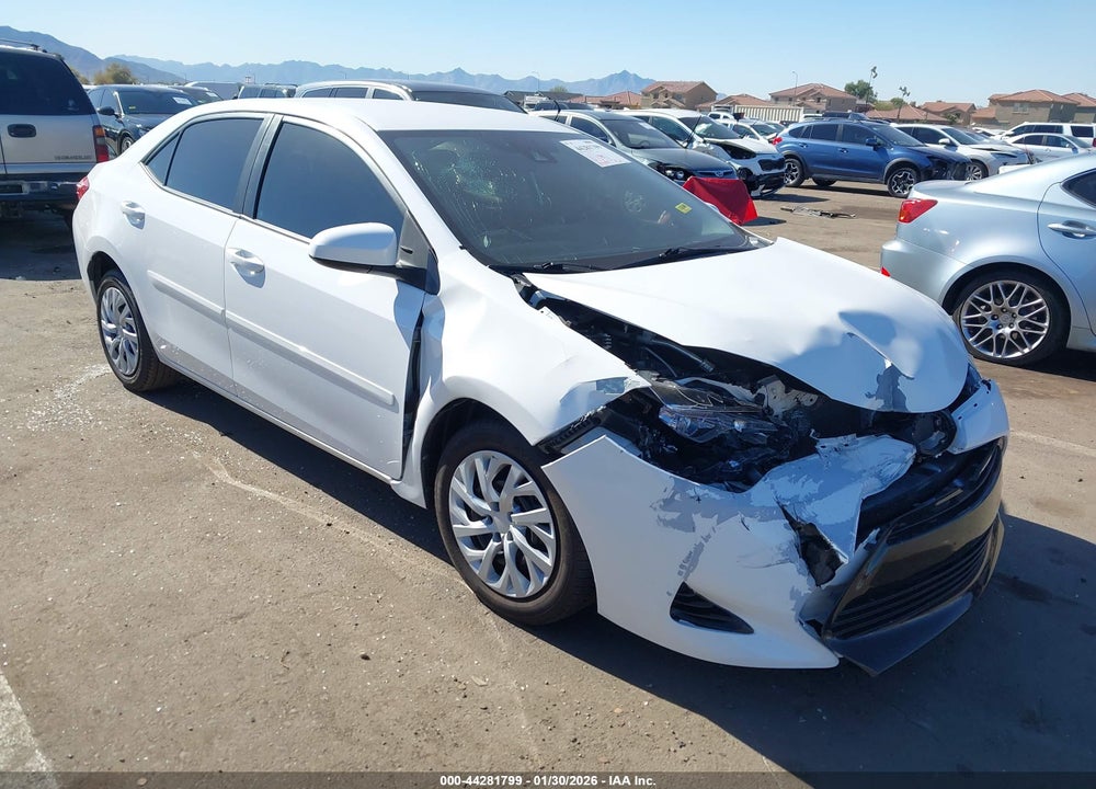 2018 TOYOTA COROLLA LE VIN: 2T1BURHE3JC076160