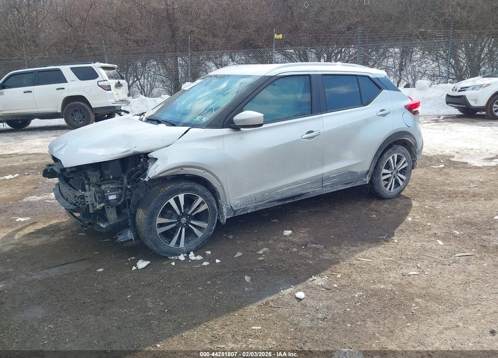 2018 NISSAN KICKS SV VIN: 3N1CP5CU1JL517903