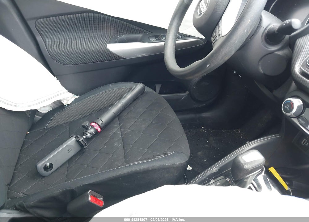 2018 NISSAN KICKS SV VIN: 3N1CP5CU1JL517903