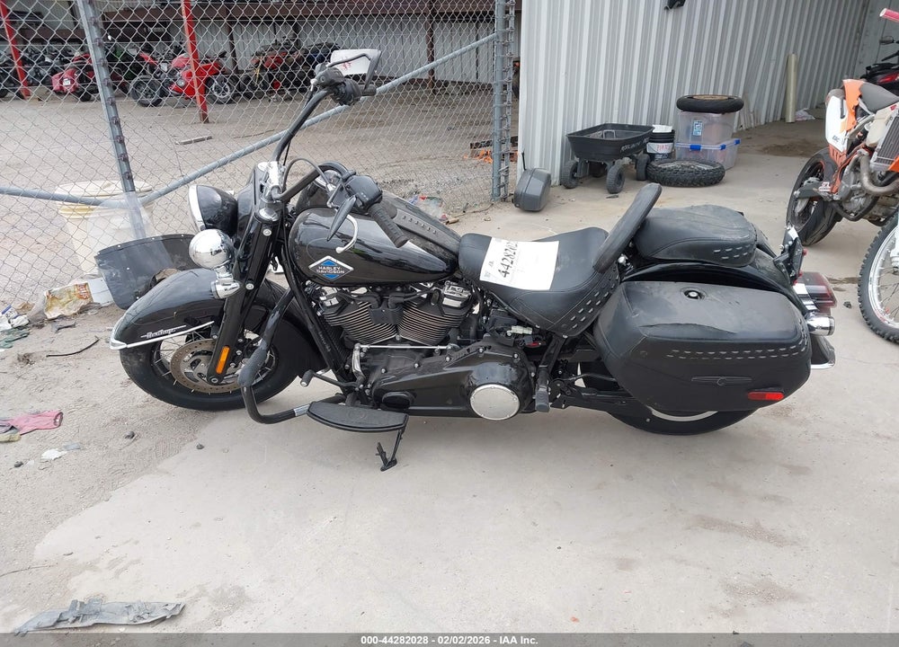 2025 HARLEY-DAVIDSON FLHC VIN: 1HD1YA911SB039510