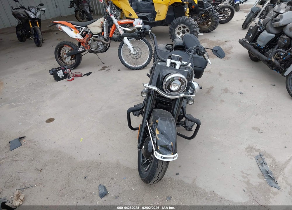 2025 HARLEY-DAVIDSON FLHC VIN: 1HD1YA911SB039510