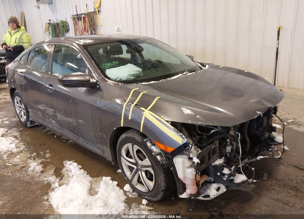 2018 HONDA CIVIC LX VIN: 19XFC2F52JE003023