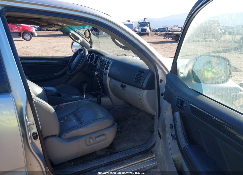 2005 TOYOTA 4RUNNER LIMITED V8 VIN: JTEBT17R950057195
