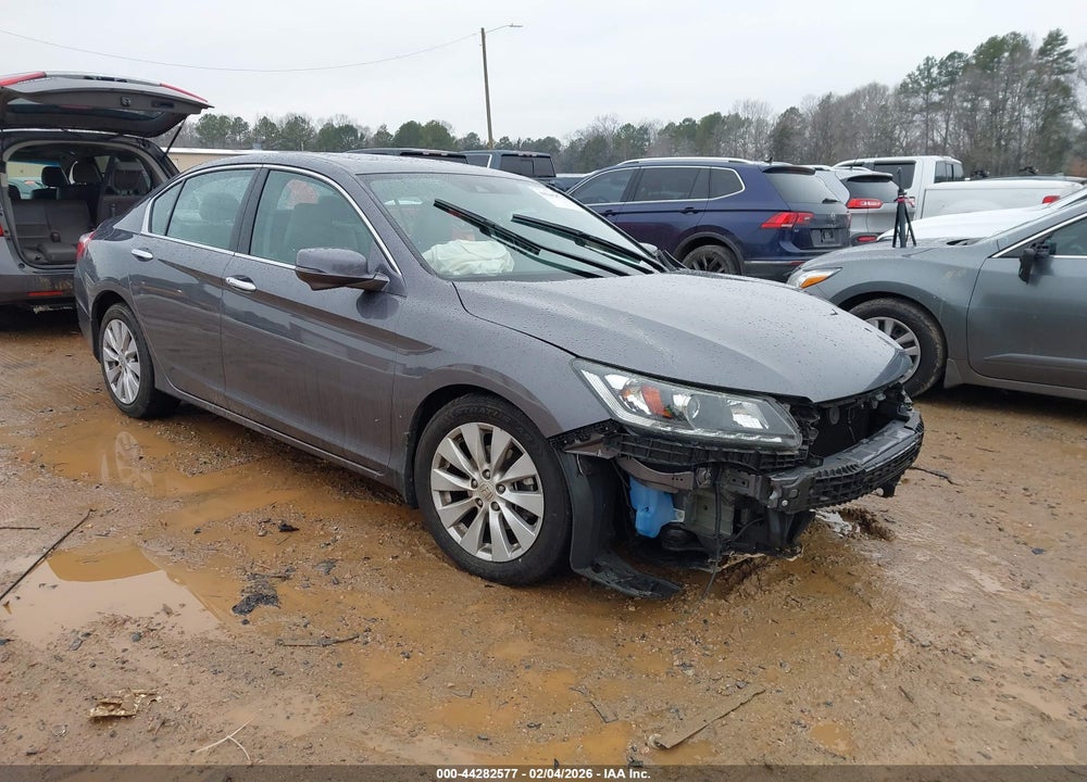 2015 HONDA ACCORD EX-L V-6 VIN: 1HGCR3F88FA011558