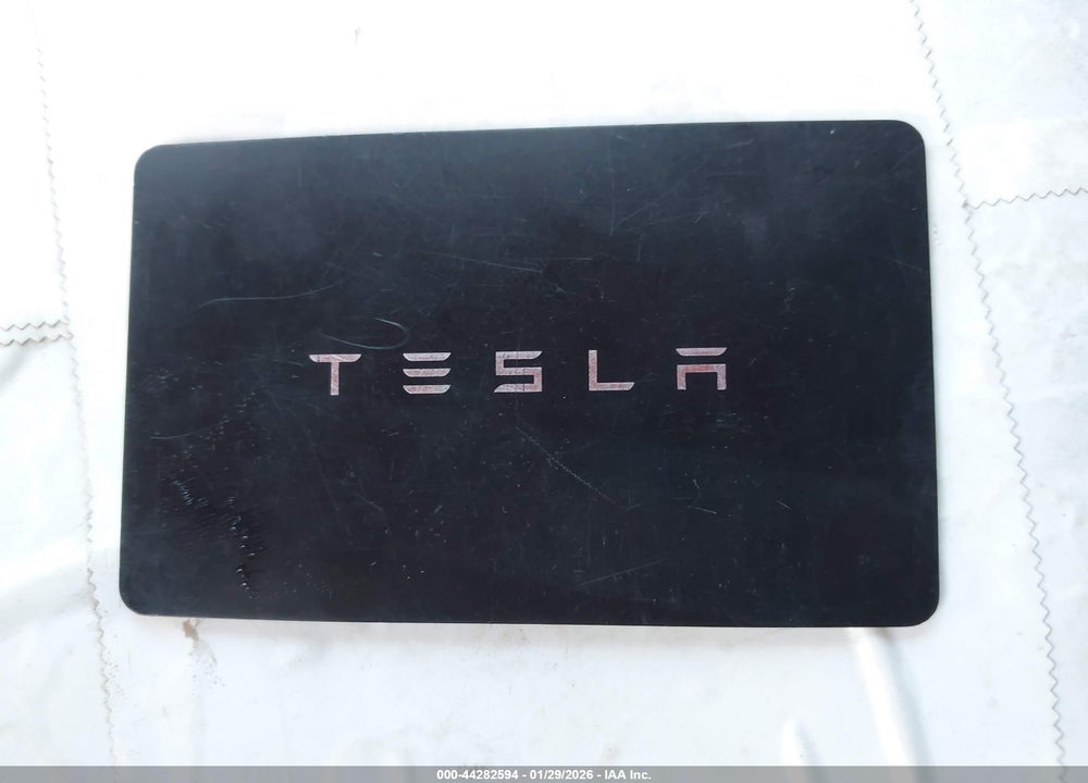 2020 TESLA MODEL Y LONG RANGE DUAL MOTOR ALL-WHEEL DRIVE VIN: 5YJYGDEE4LF027105