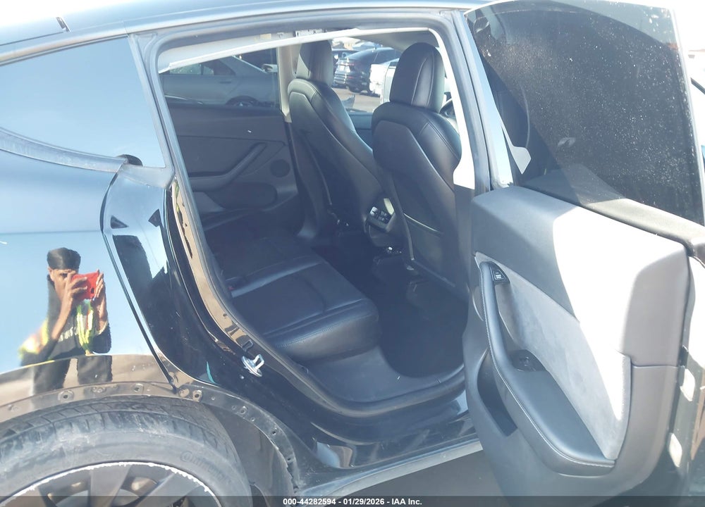 2020 TESLA MODEL Y LONG RANGE DUAL MOTOR ALL-WHEEL DRIVE VIN: 5YJYGDEE4LF027105