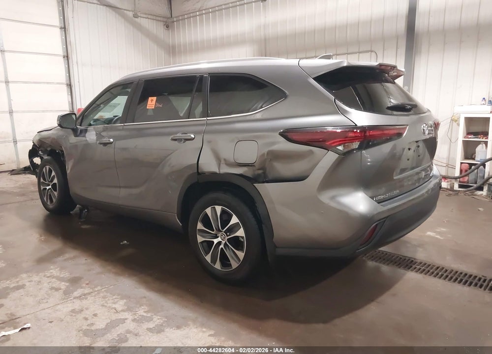 2025 TOYOTA HIGHLANDER XLE VIN: 5TDKDRBH3SS588268