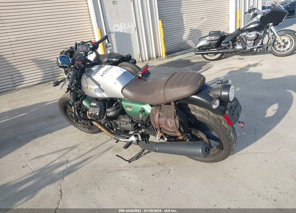 2021 MOTO GUZZI V7 STONE VIN: ZGUKZUA08MM000456