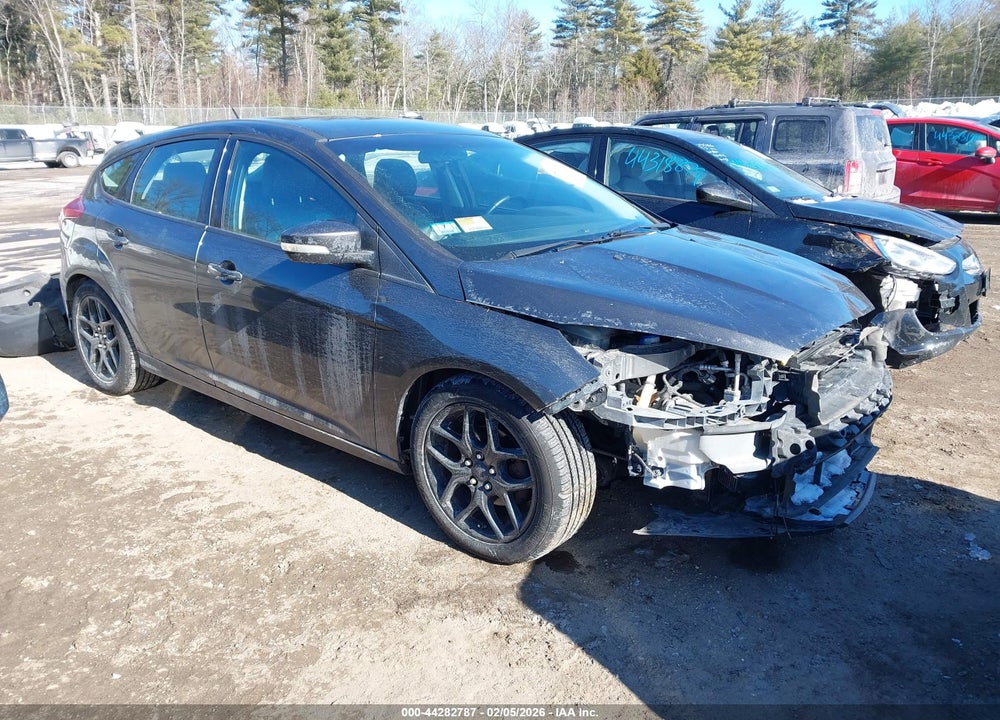 2016 FORD FOCUS SE VIN: 1FADP3K26GL332942
