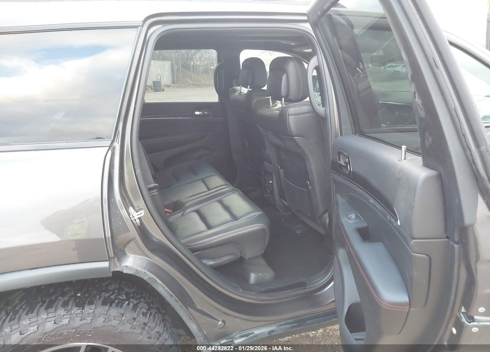 2019 JEEP GRAND CHEROKEE VIN: 1C4RJFLG2KC697110