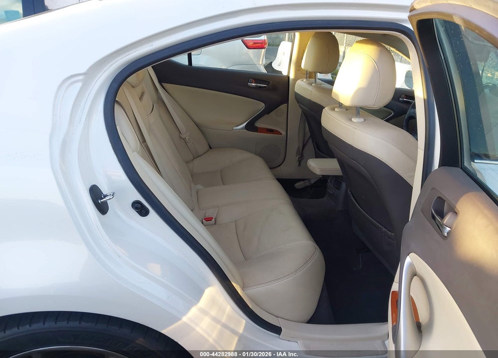 2009 LEXUS IS 250 VIN: JTHBK262692084008