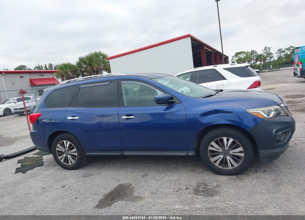 2017 NISSAN PATHFINDER SV VIN: 5N1DR2MN8HC663962