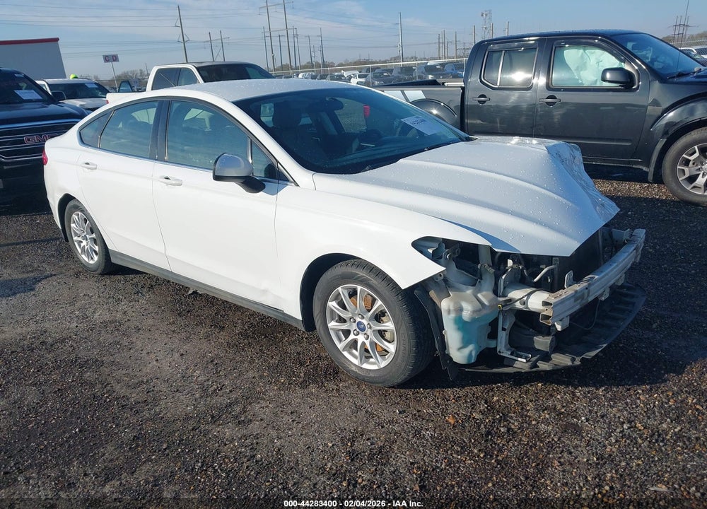 2015 FORD FUSION S VIN: 3FA6P0G70FR171368