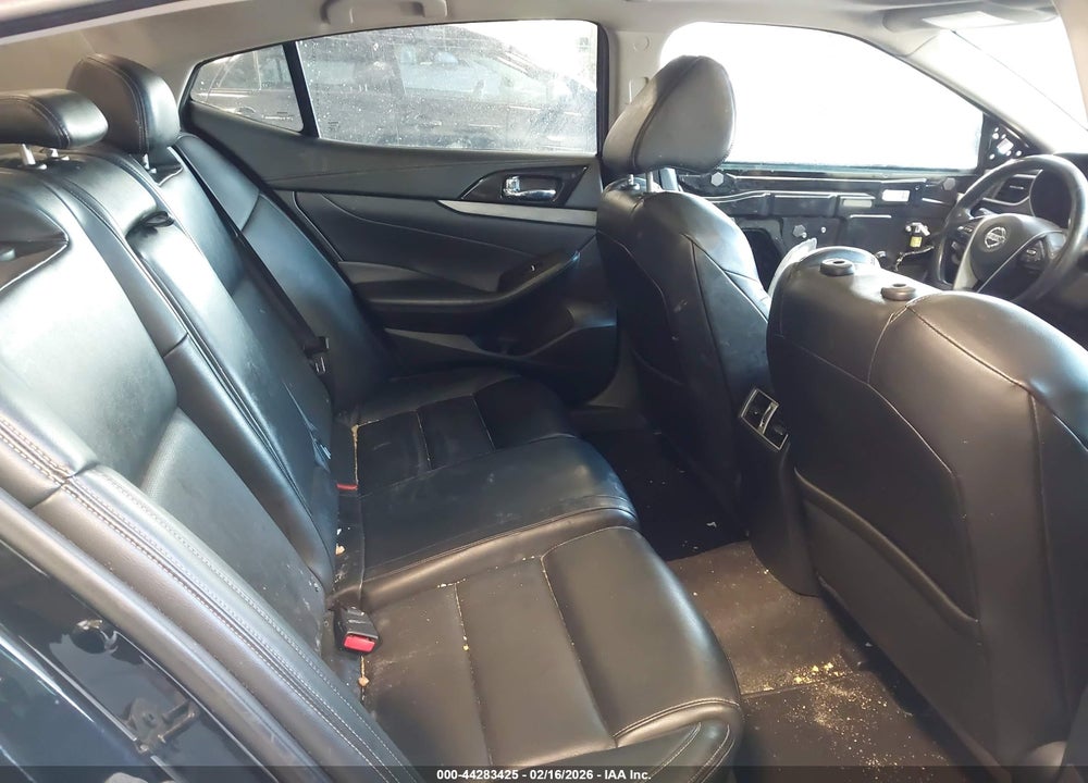 2017 NISSAN MAXIMA SL VIN: 1N4AA6AP8HC451919