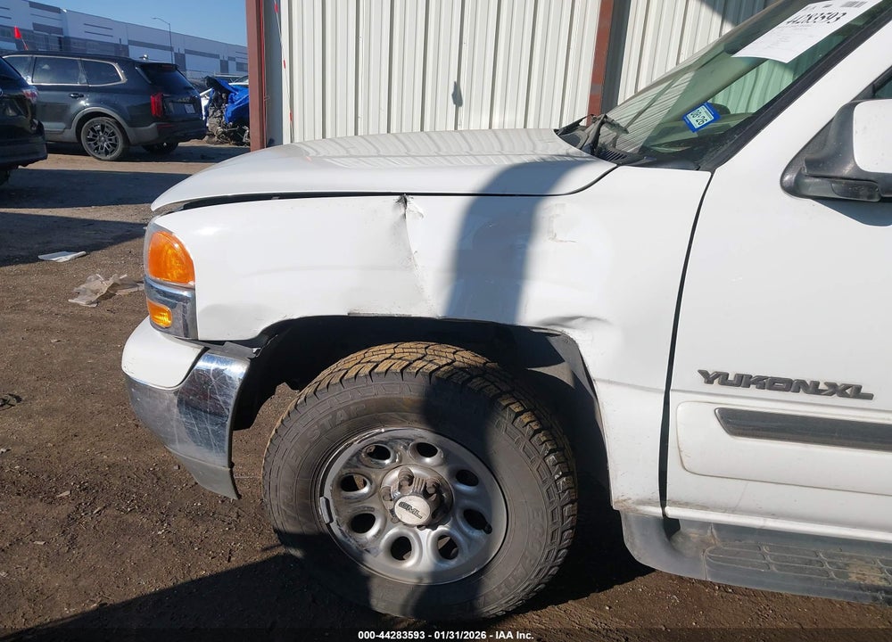2005 GMC YUKON XL 1500 SLE VIN: 1GKEC16Z15J162038