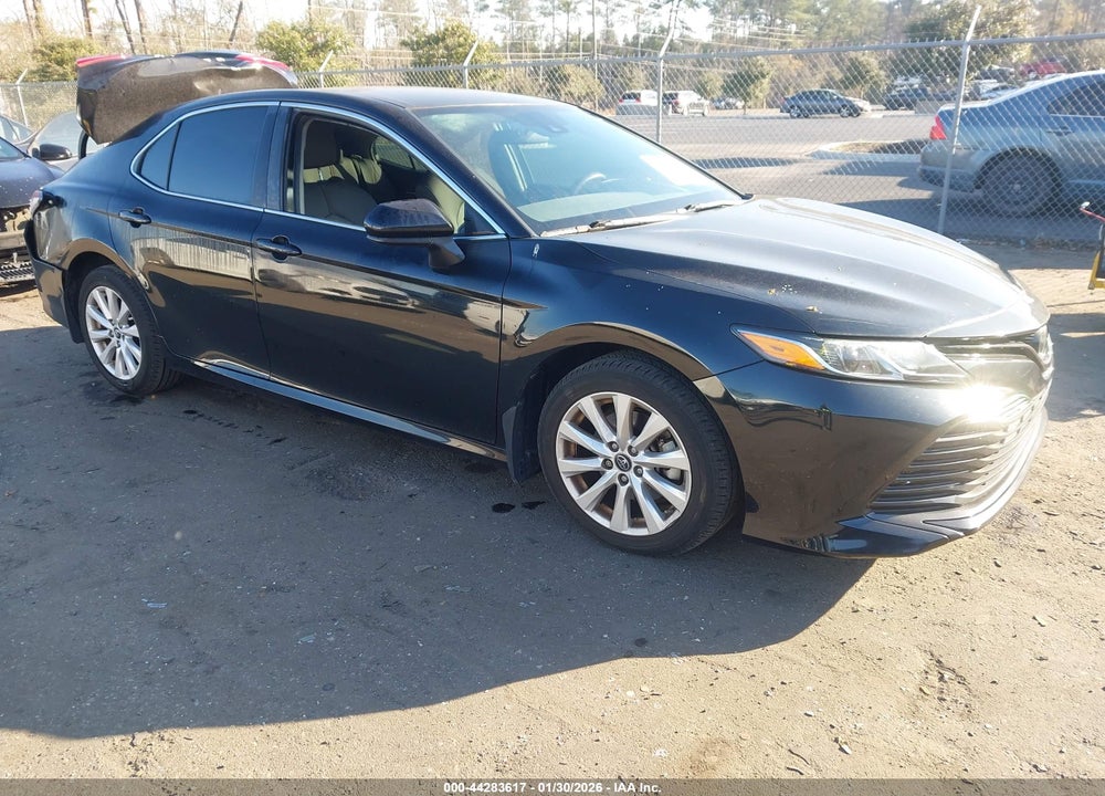 2019 TOYOTA CAMRY LE VIN: 4T1B11HK7KU229462