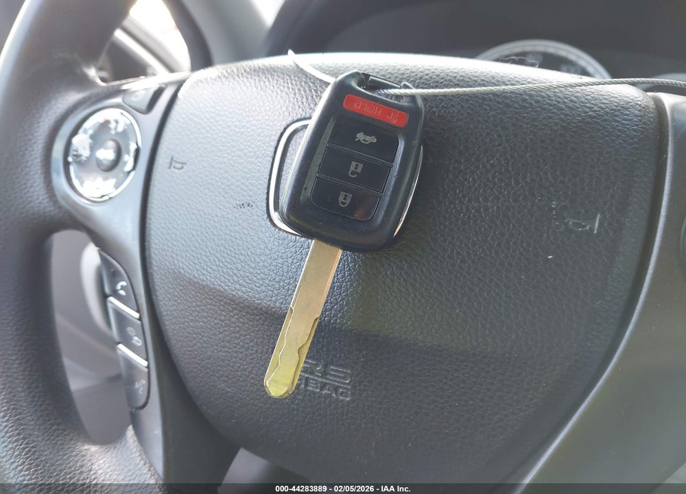 2013 HONDA ACCORD LX VIN: 1HGCR2F35DA202639