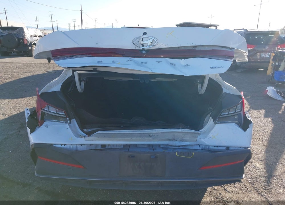 2024 HYUNDAI ELANTRA HYBRID BLUE VIN: KMHLM4DJ2RU095495