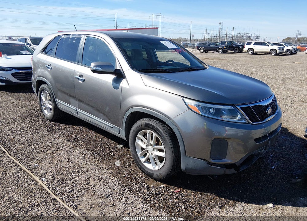 2015 KIA SORENTO LX VIN: 5XYKT3A6XFG587430