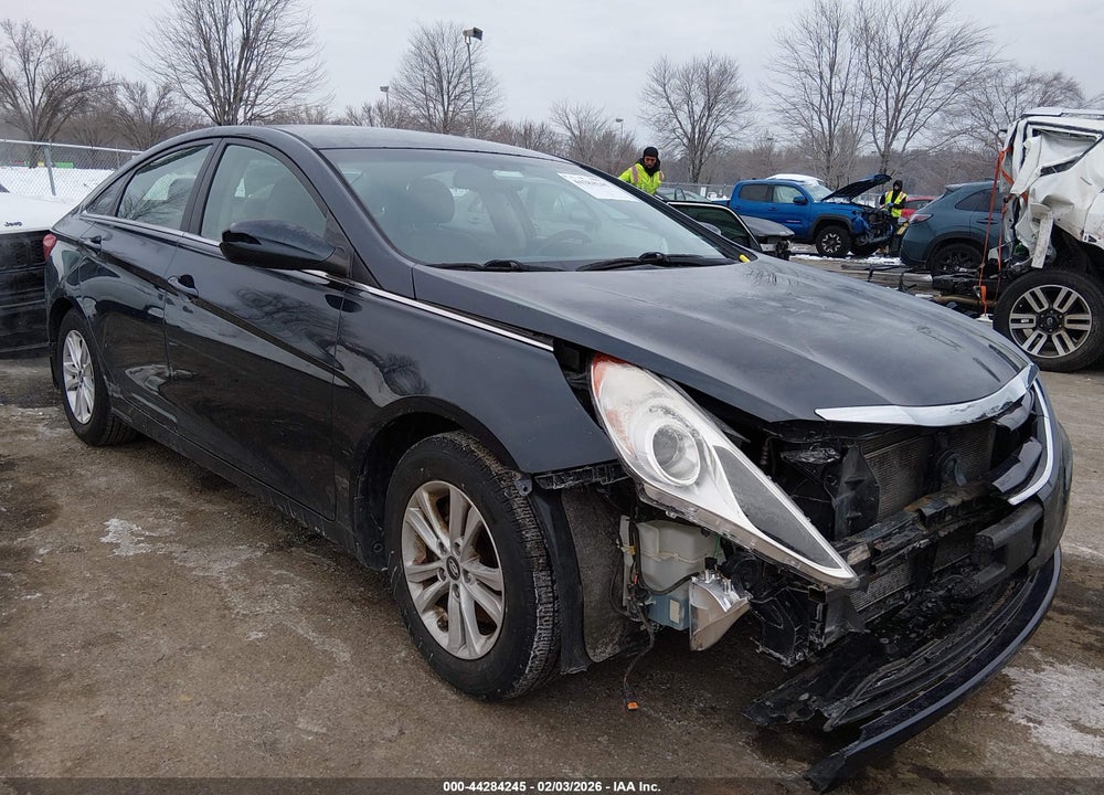 2013 HYUNDAI SONATA GLS VIN: 5NPEB4AC4DH608869