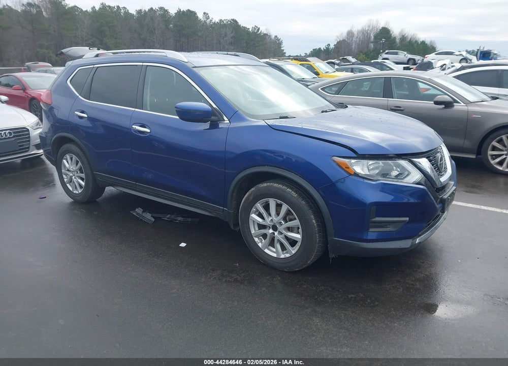 2018 NISSAN ROGUE SV VIN: KNMAT2MTXJP609200