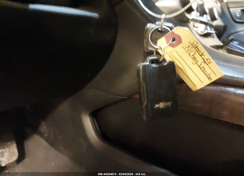 2019 CHEVROLET SUBURBAN LT VIN: 1GNSKHKC6KR199473