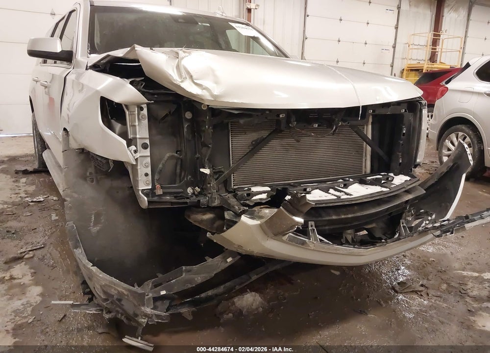 2019 CHEVROLET SUBURBAN LT VIN: 1GNSKHKC6KR199473