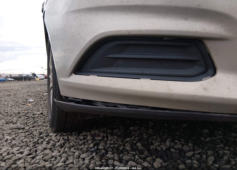 2015 FORD FUSION S VIN: 3FA6P0G72FR227052
