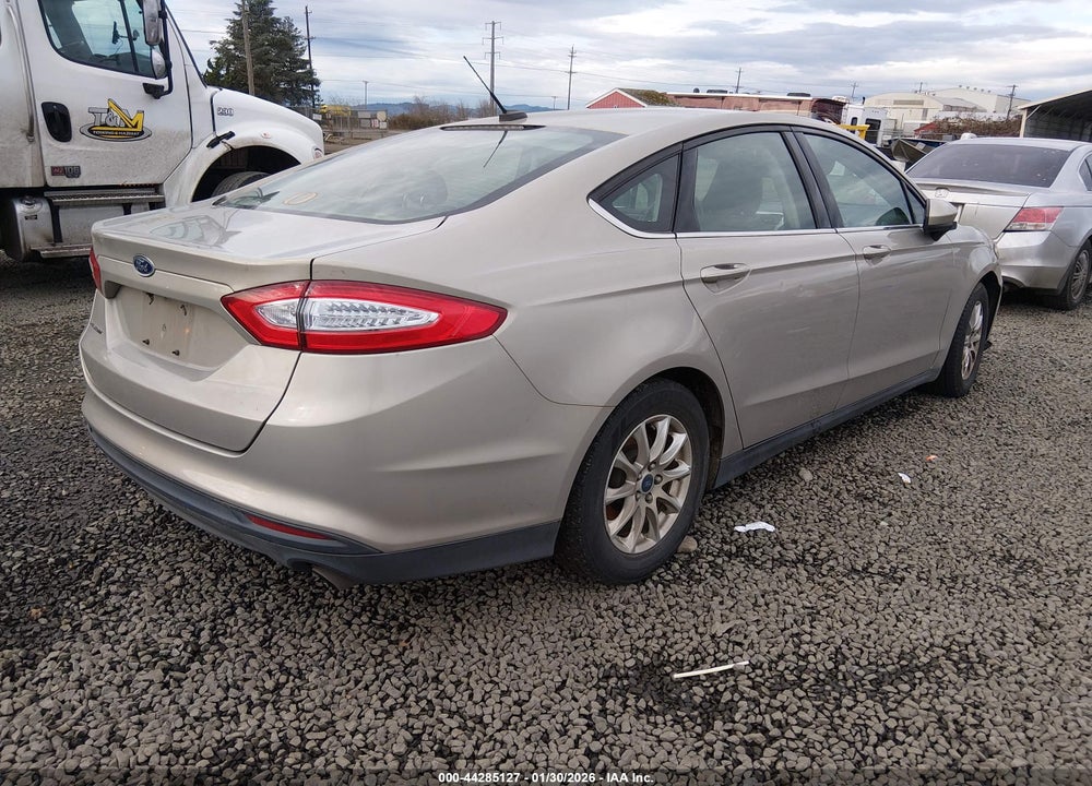 2015 FORD FUSION S VIN: 3FA6P0G72FR227052