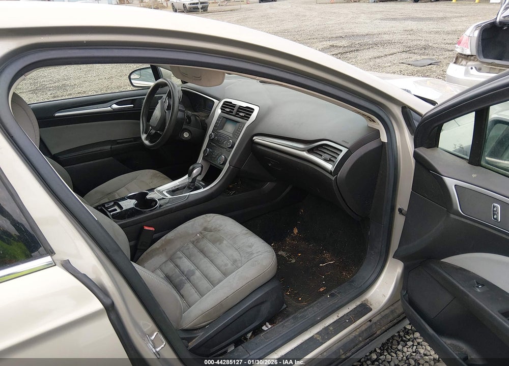 2015 FORD FUSION S VIN: 3FA6P0G72FR227052