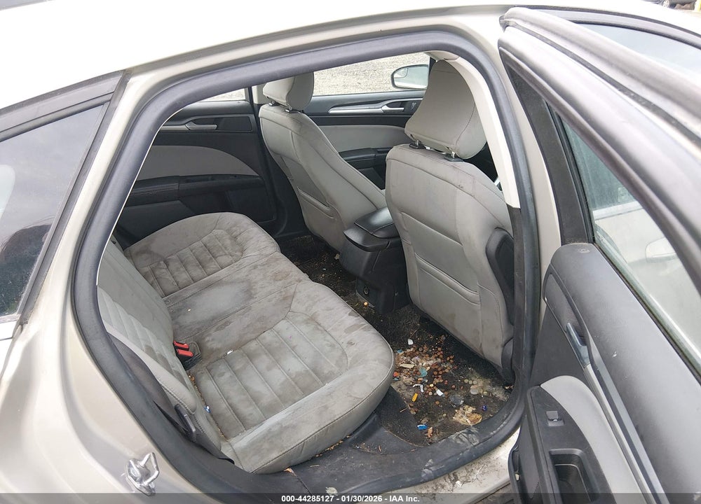 2015 FORD FUSION S VIN: 3FA6P0G72FR227052