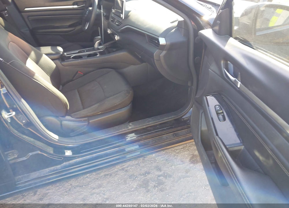 2021 NISSAN ALTIMA SV FWD VIN: 1N4BL4DV5MN326646