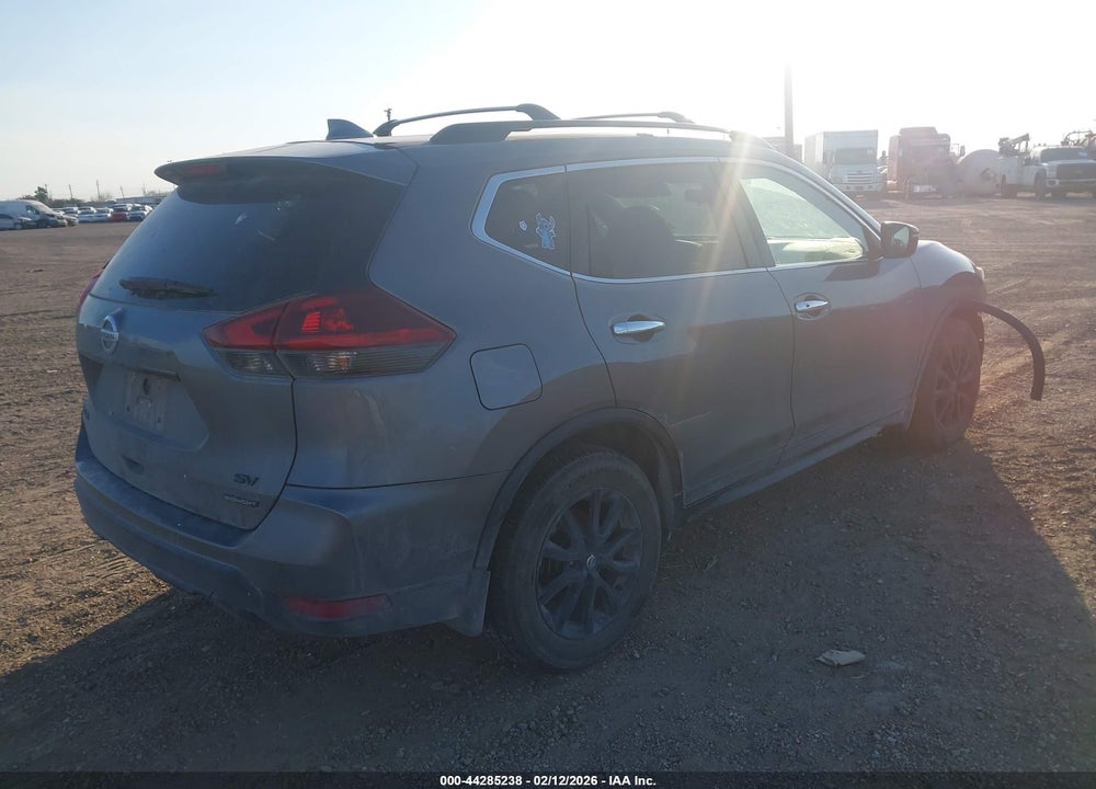 2018 NISSAN ROGUE SV VIN: 5N1AT2MT3JC818104