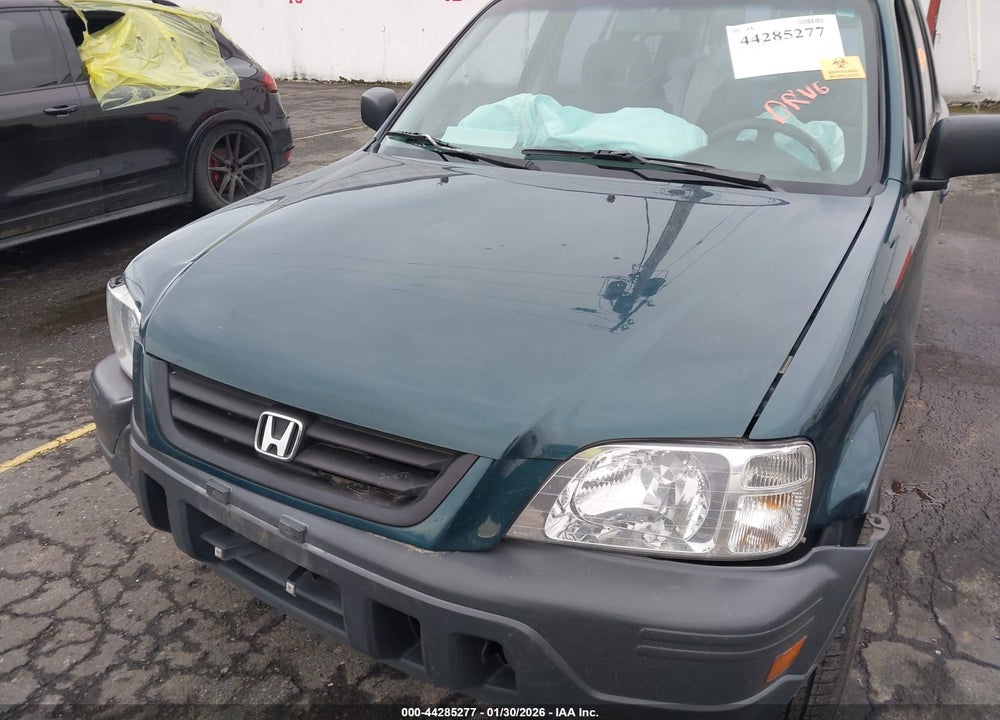 1998 HONDA CR-V LX VIN: JHLRD2845WC005462