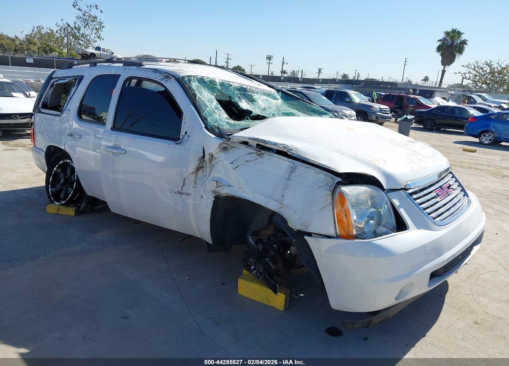 2014 GMC YUKON SLT VIN: 1GKS2CE00ER233073