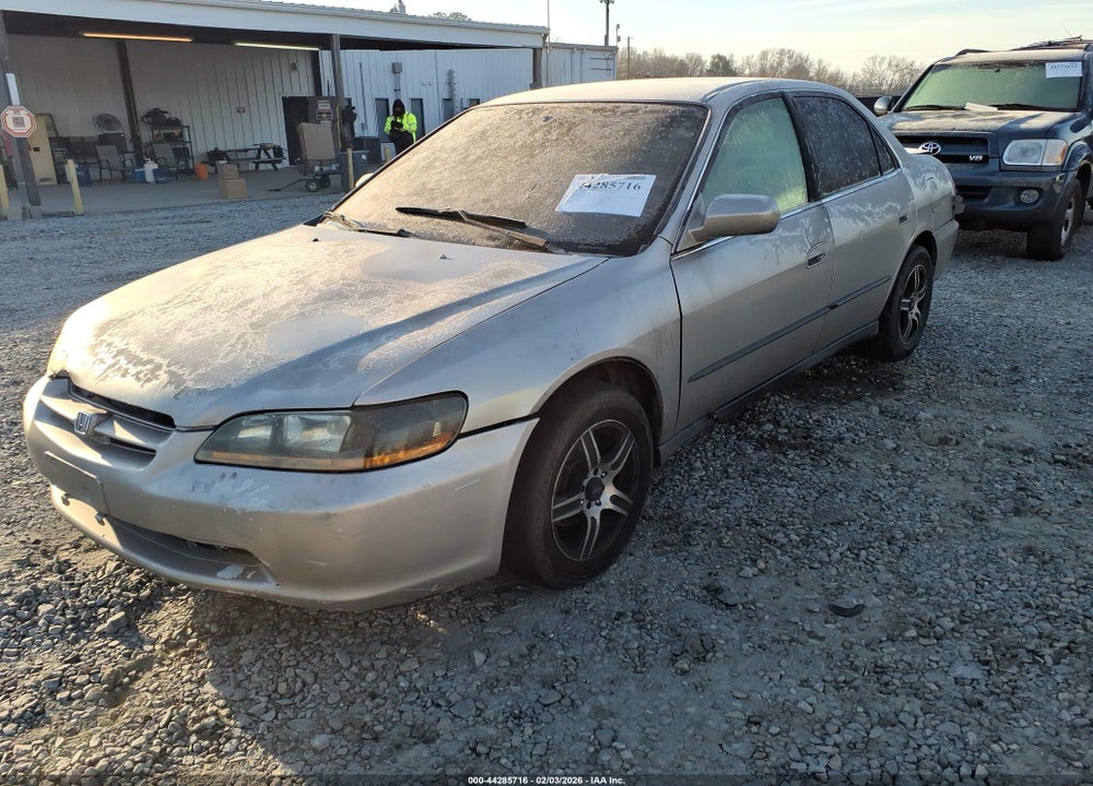 1998 HONDA ACCORD LX VIN: 1HGCG5649WA058743