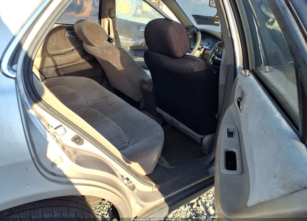 1998 HONDA ACCORD LX VIN: 1HGCG5649WA058743