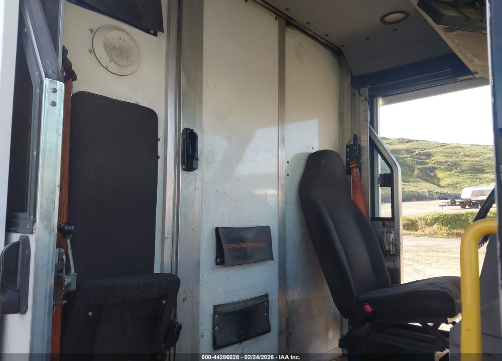 2013 ISUZU COMMERCIAL VAN VIN: JALB4T178D7W01128