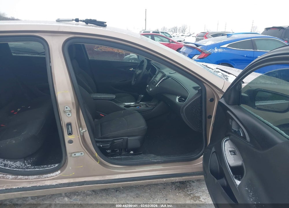 2018 CHEVROLET MALIBU LT VIN: 1G1ZD5ST3JF143953