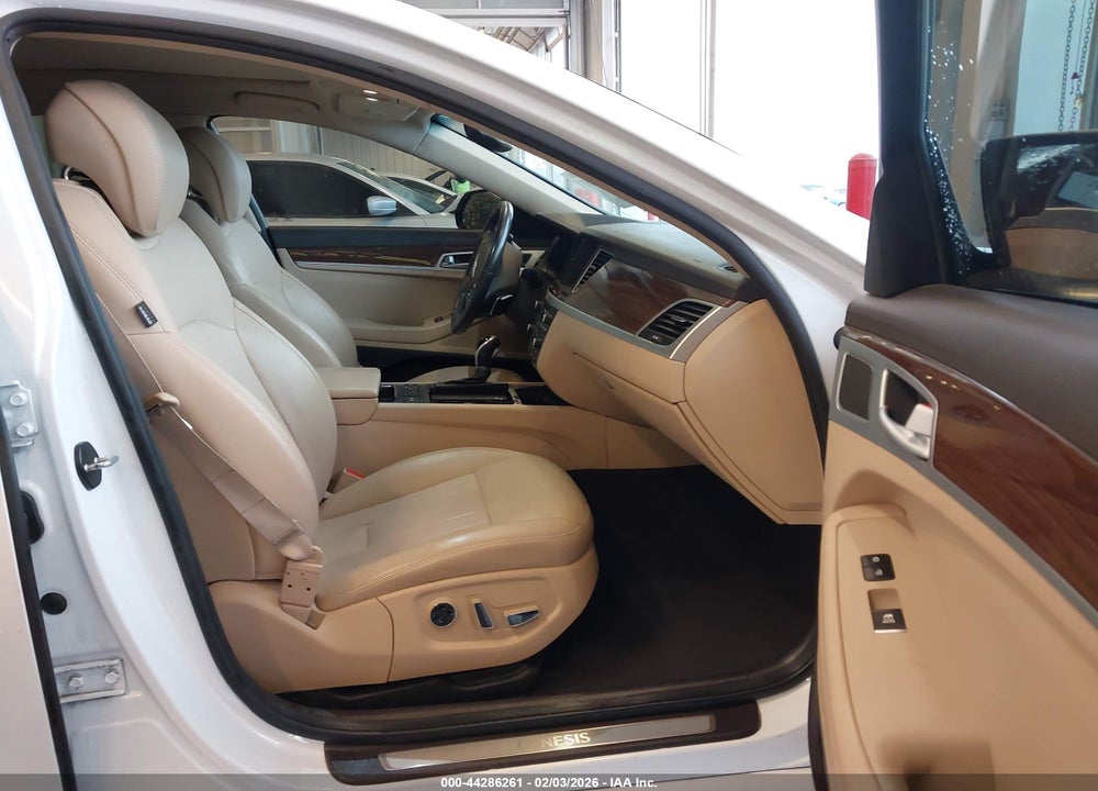 2015 HYUNDAI GENESIS 3.8 VIN: KMHGN4JE3FU036201